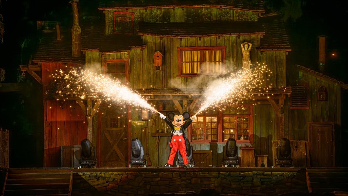 “Fantasmic!” at Disneyland Resort