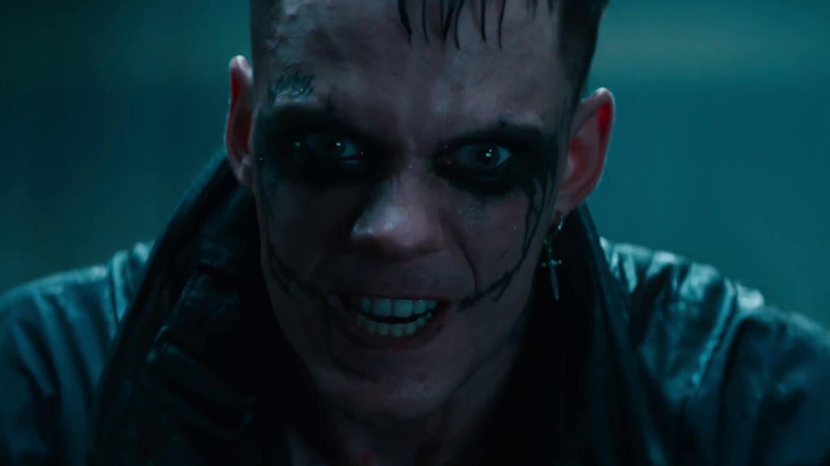the-crow-reboot-2024-bill-skarsgard-9